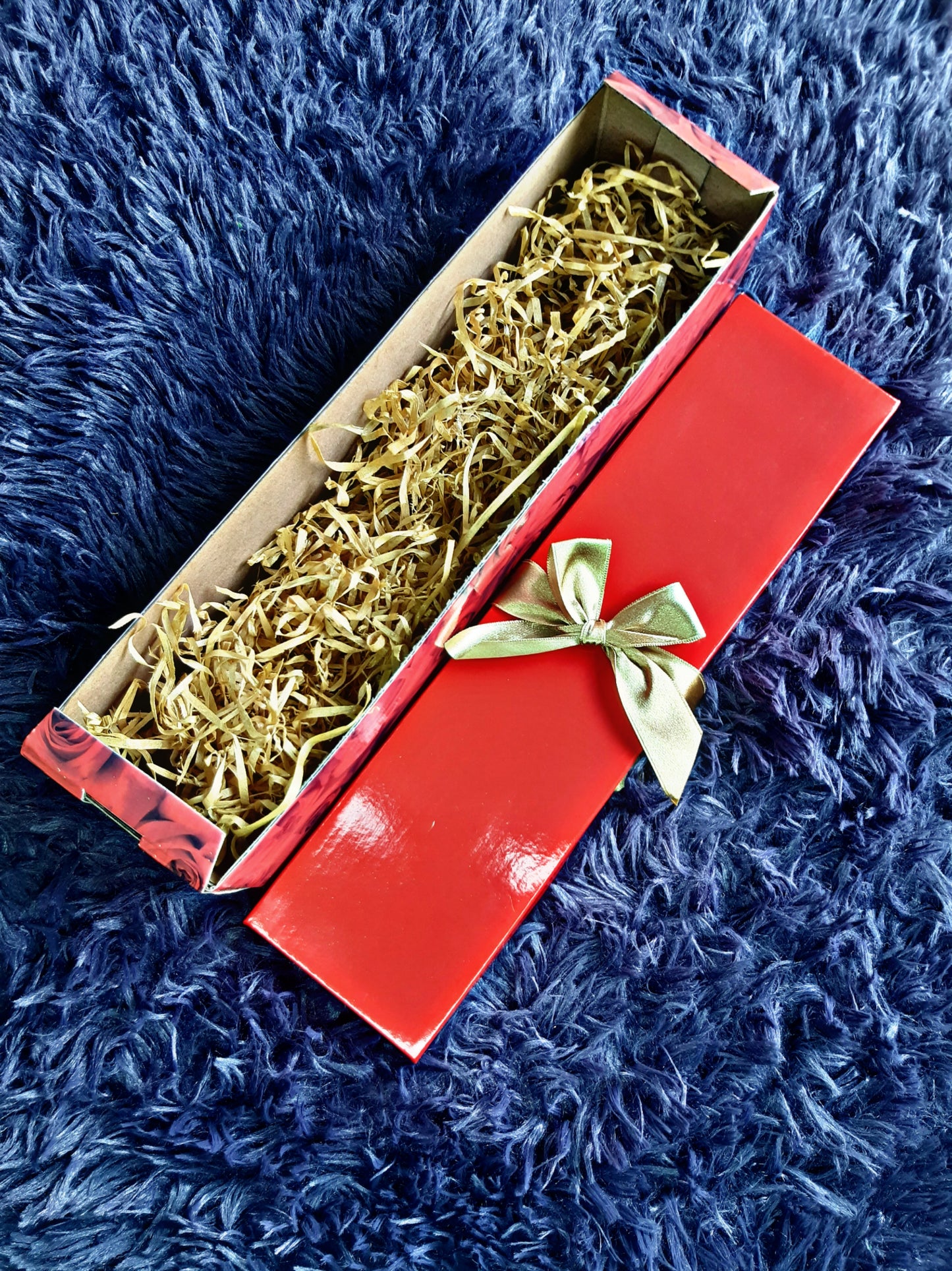 Red Roses Rectangle Gift Box with Lid & Gold Ribbon