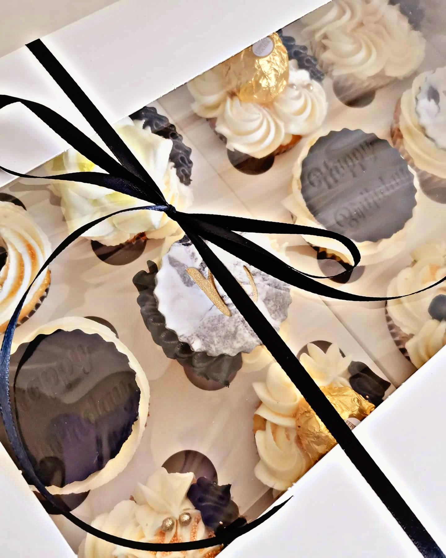 Black & White Swirl Cupcakes