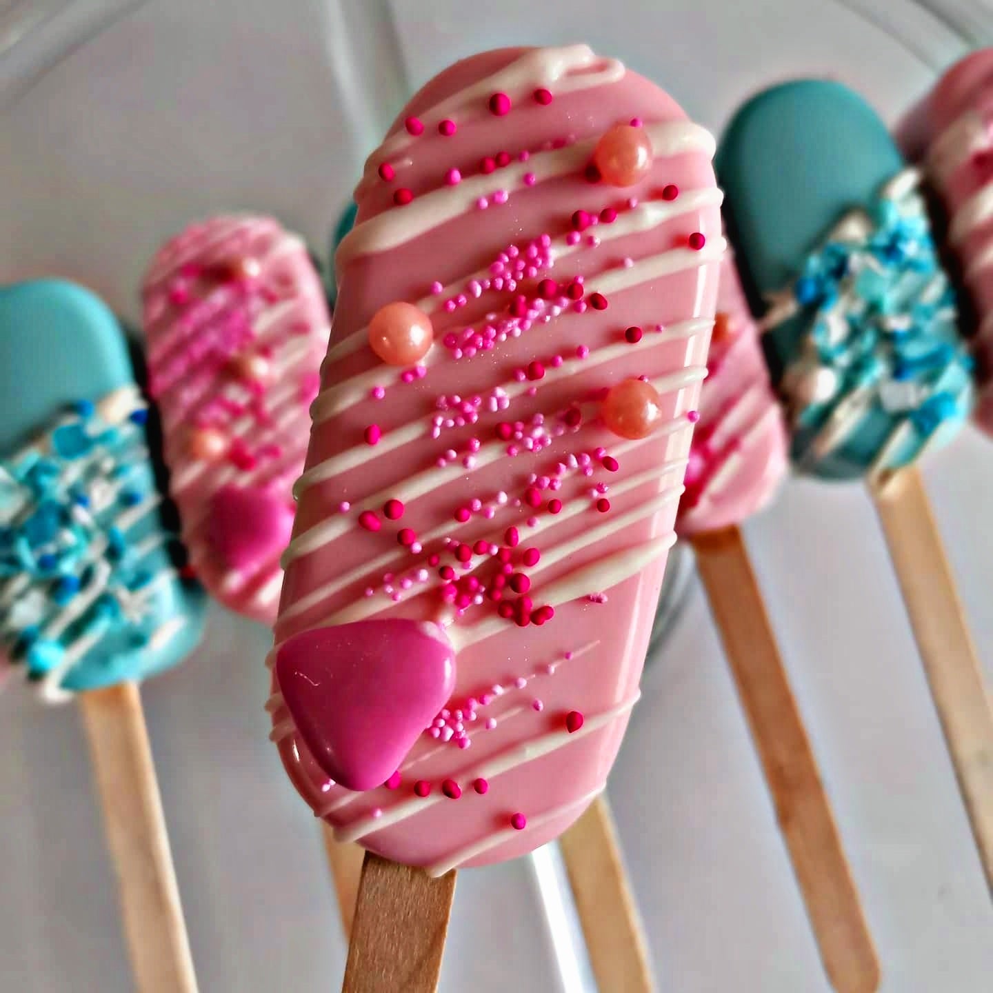 Gender Reveal Cakesicles