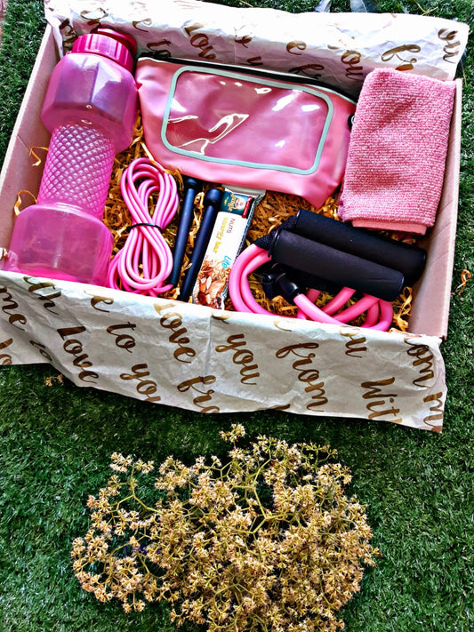 Gym Esstiensials For Her Gift Set