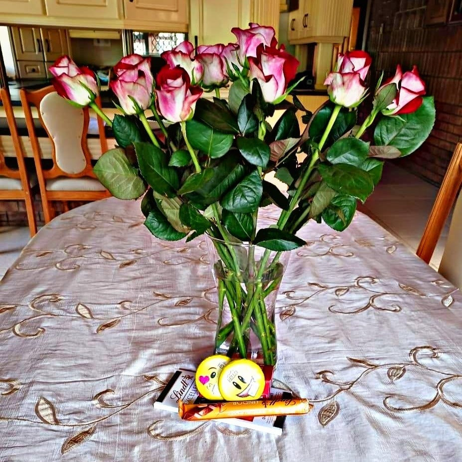 Bi-Coloured Roses