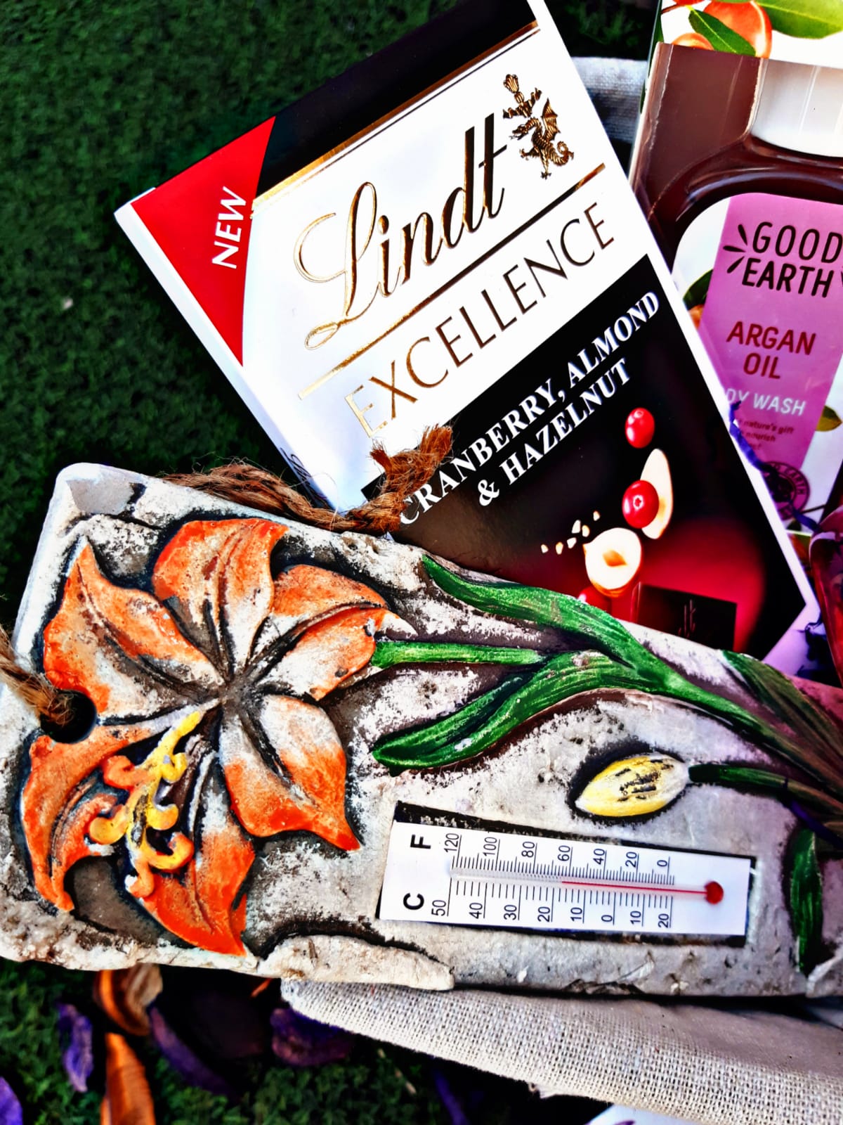 Gardening Lover Hamper & Flowers