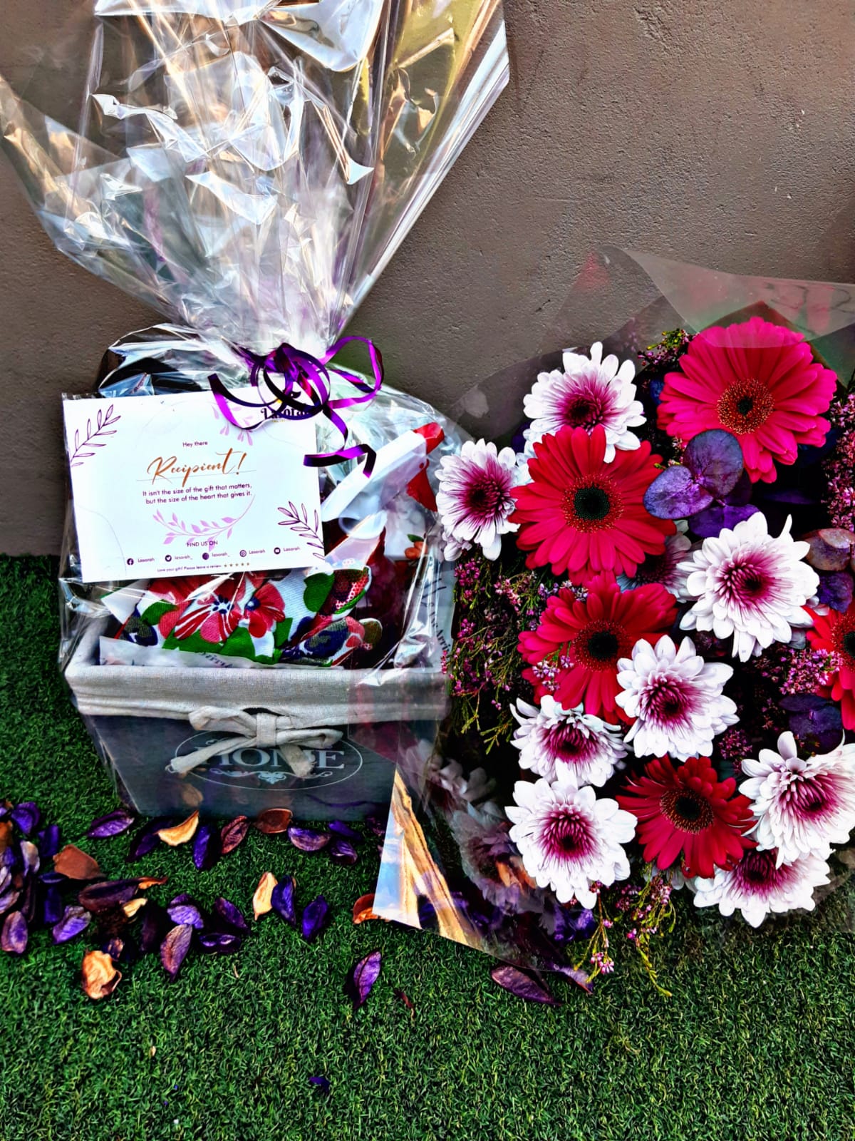 Gardening Lover Hamper & Flowers