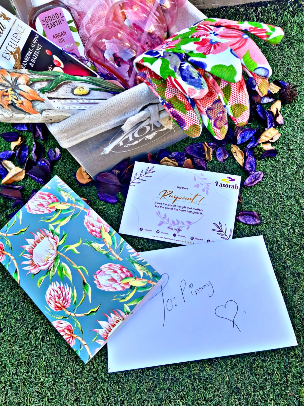 Gardening Lover Hamper & Flowers