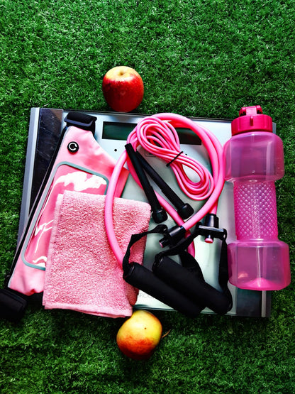Gym Esstiensials For Her Gift Set